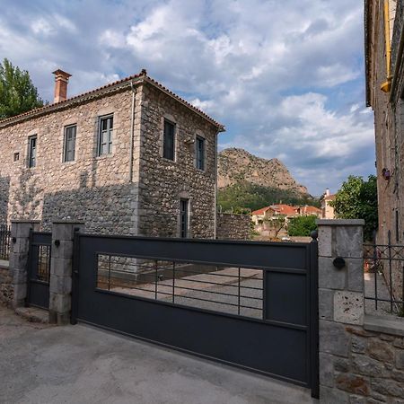 Englezena'S Guesthouse Leonídio Kültér fotó