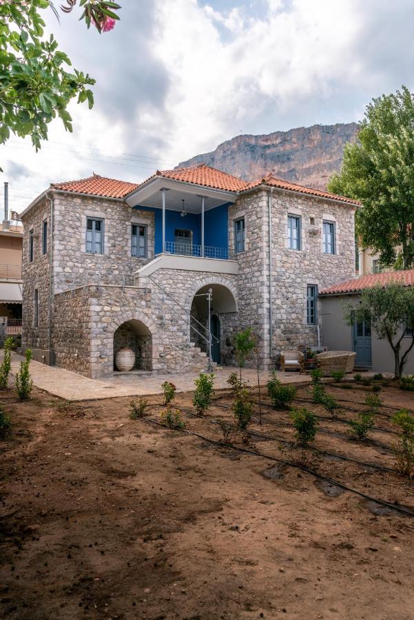 Englezena'S Guesthouse Leonídio Kültér fotó