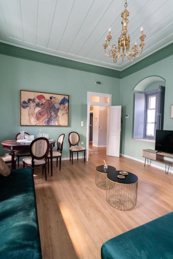 Englezena'S Guesthouse Leonídio Kültér fotó