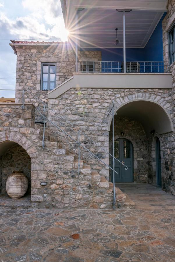 Englezena'S Guesthouse Leonídio Kültér fotó