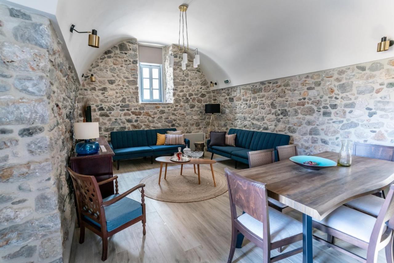 Englezena'S Guesthouse Leonídio Kültér fotó