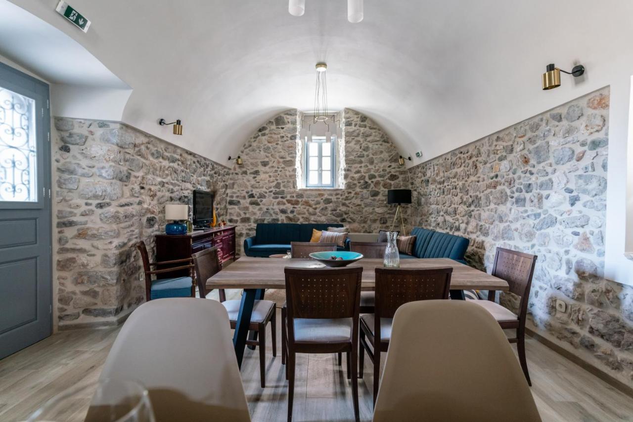 Englezena'S Guesthouse Leonídio Kültér fotó