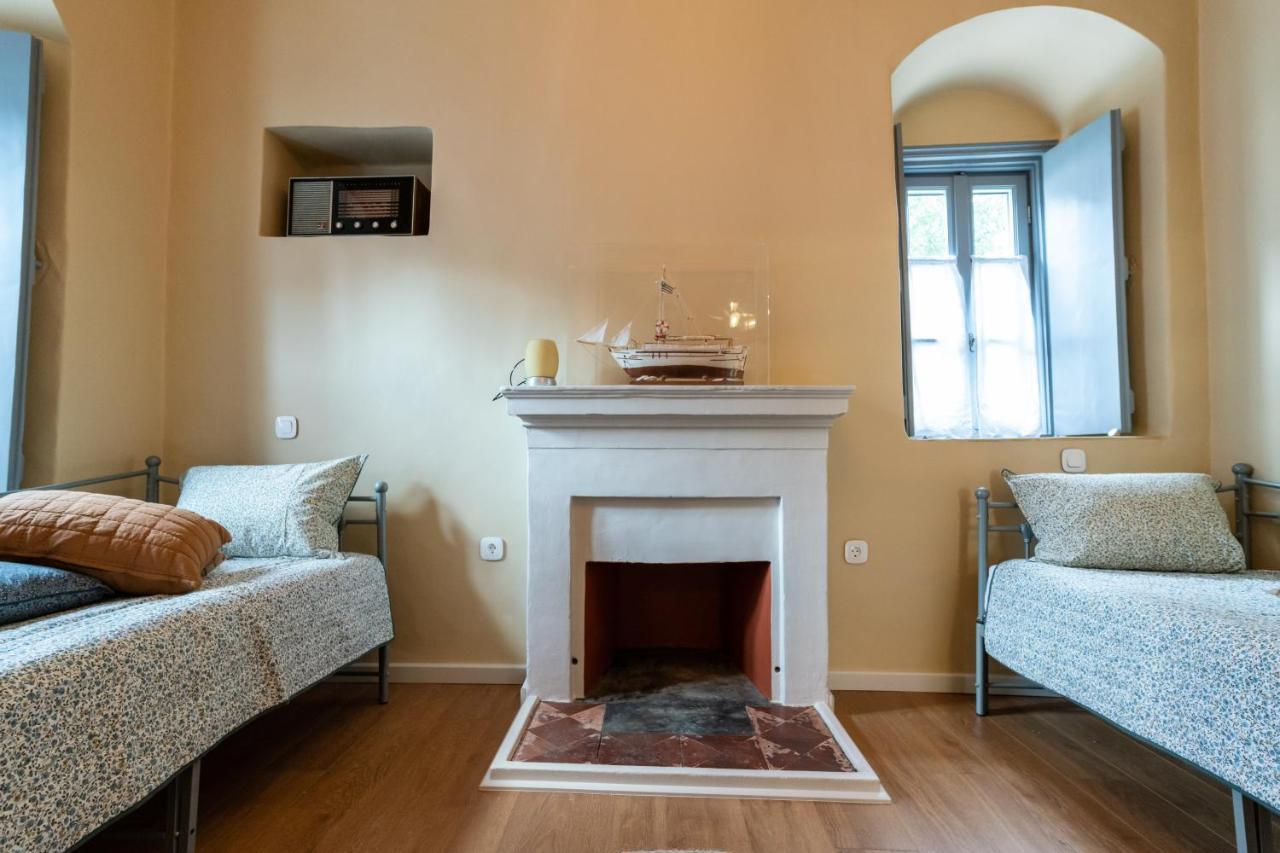 Englezena'S Guesthouse Leonídio Kültér fotó